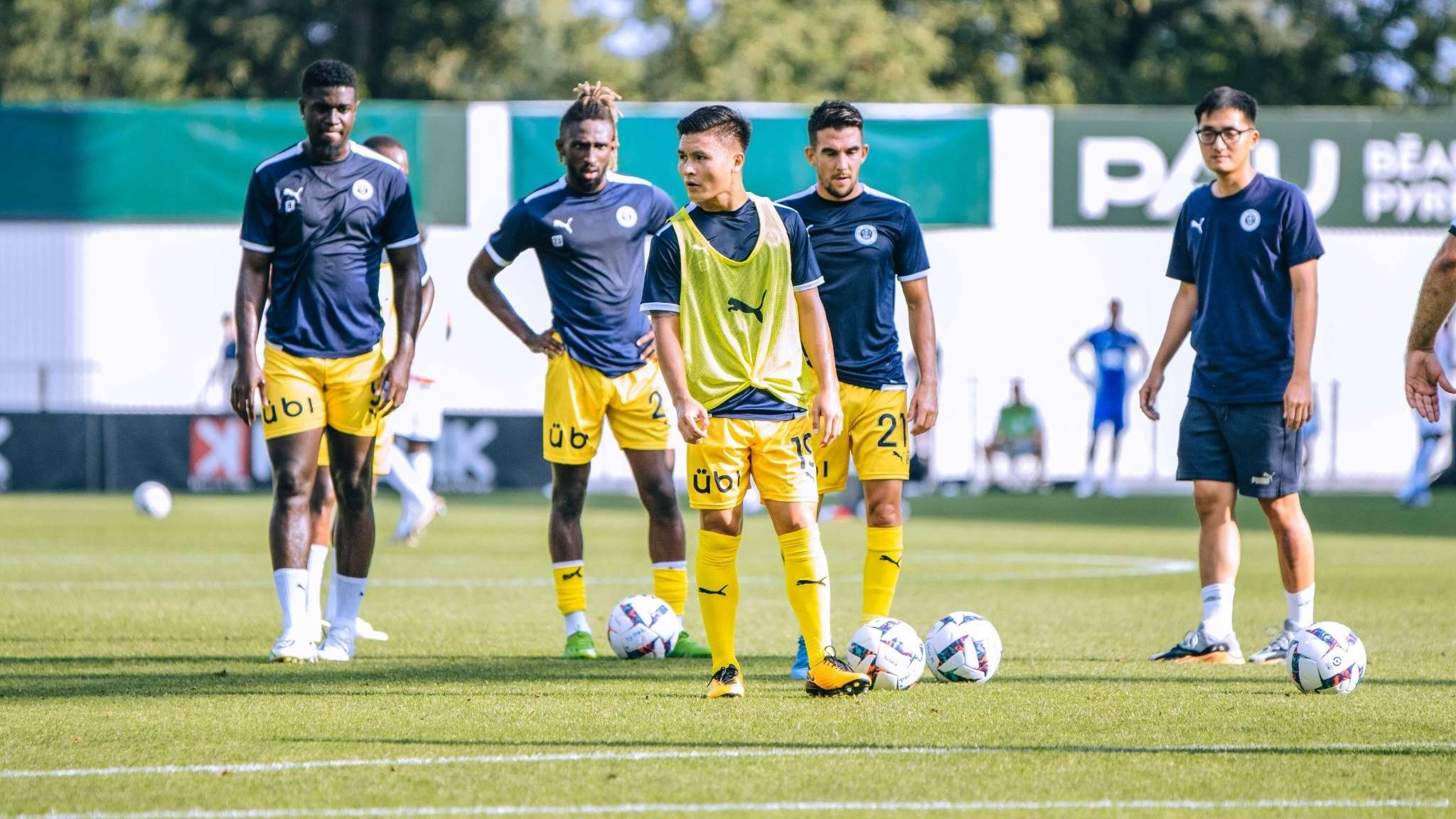 轻球员的潜 轻球员的潜